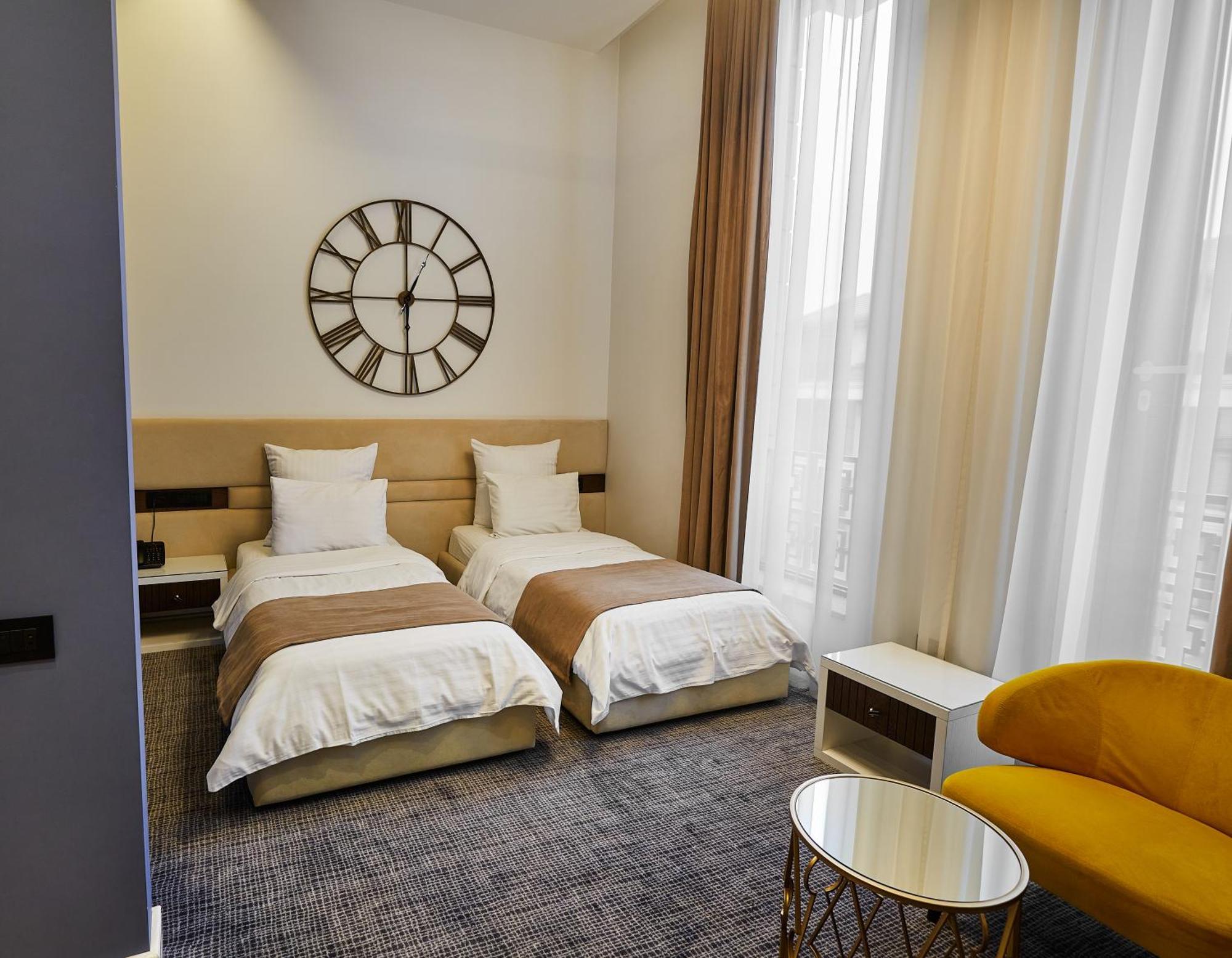 Aghababyan'S Hotel Ереван Стая снимка