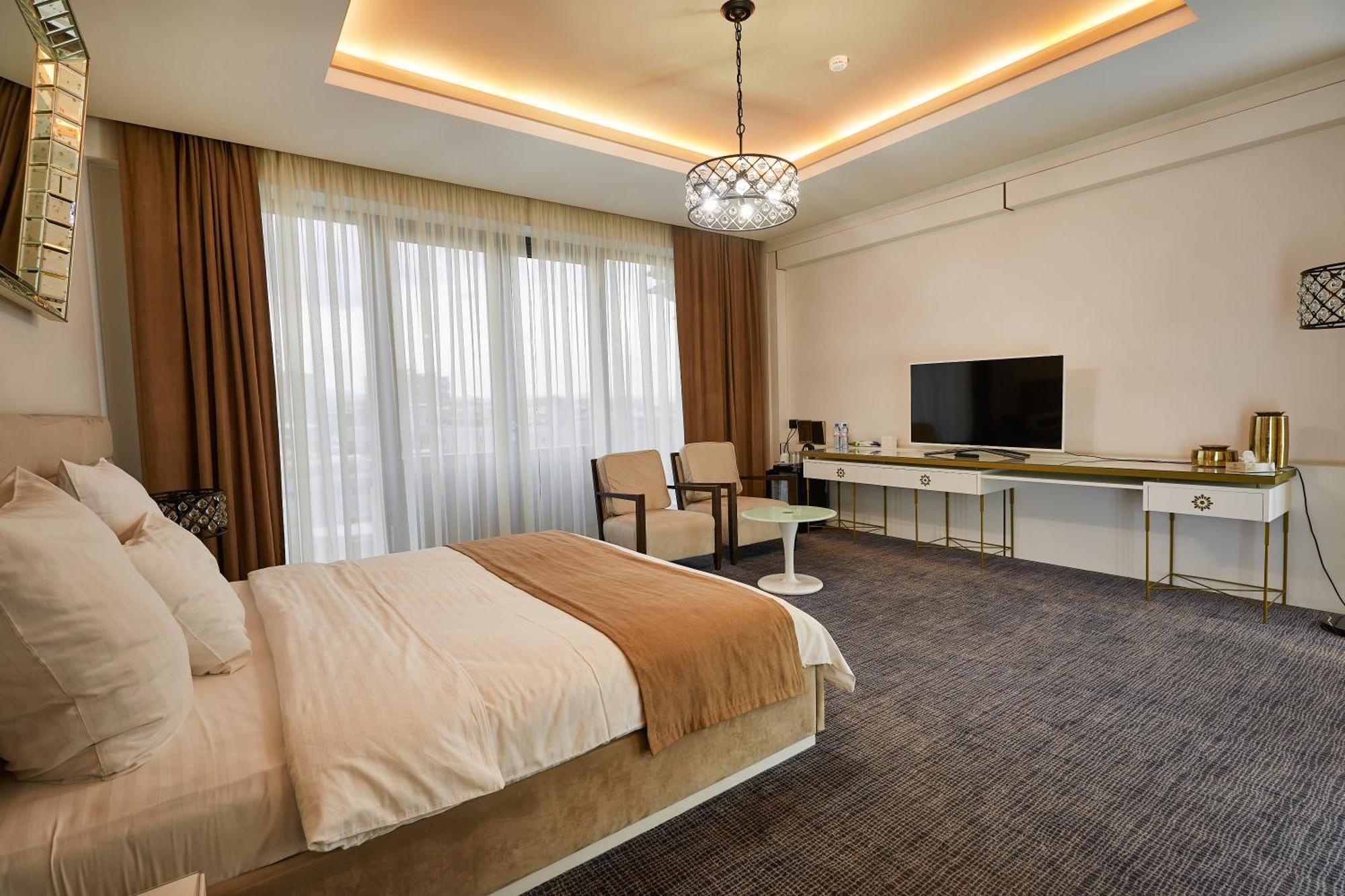 Aghababyan'S Hotel Ереван Екстериор снимка A bedroom at the hotel