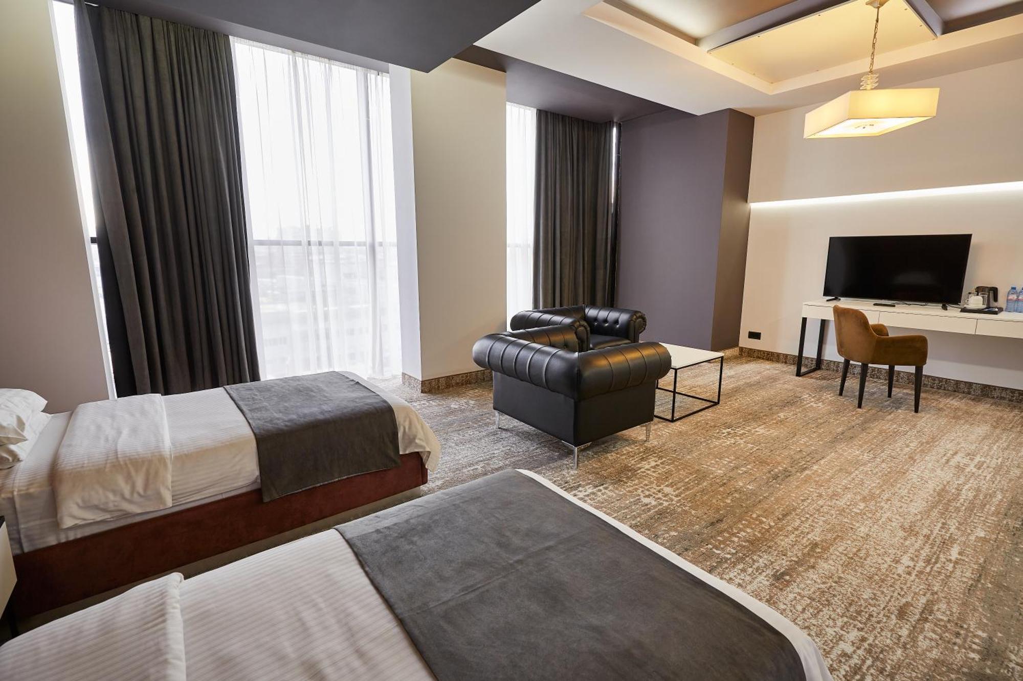Aghababyan'S Hotel Ереван Стая снимка A room at the hotel