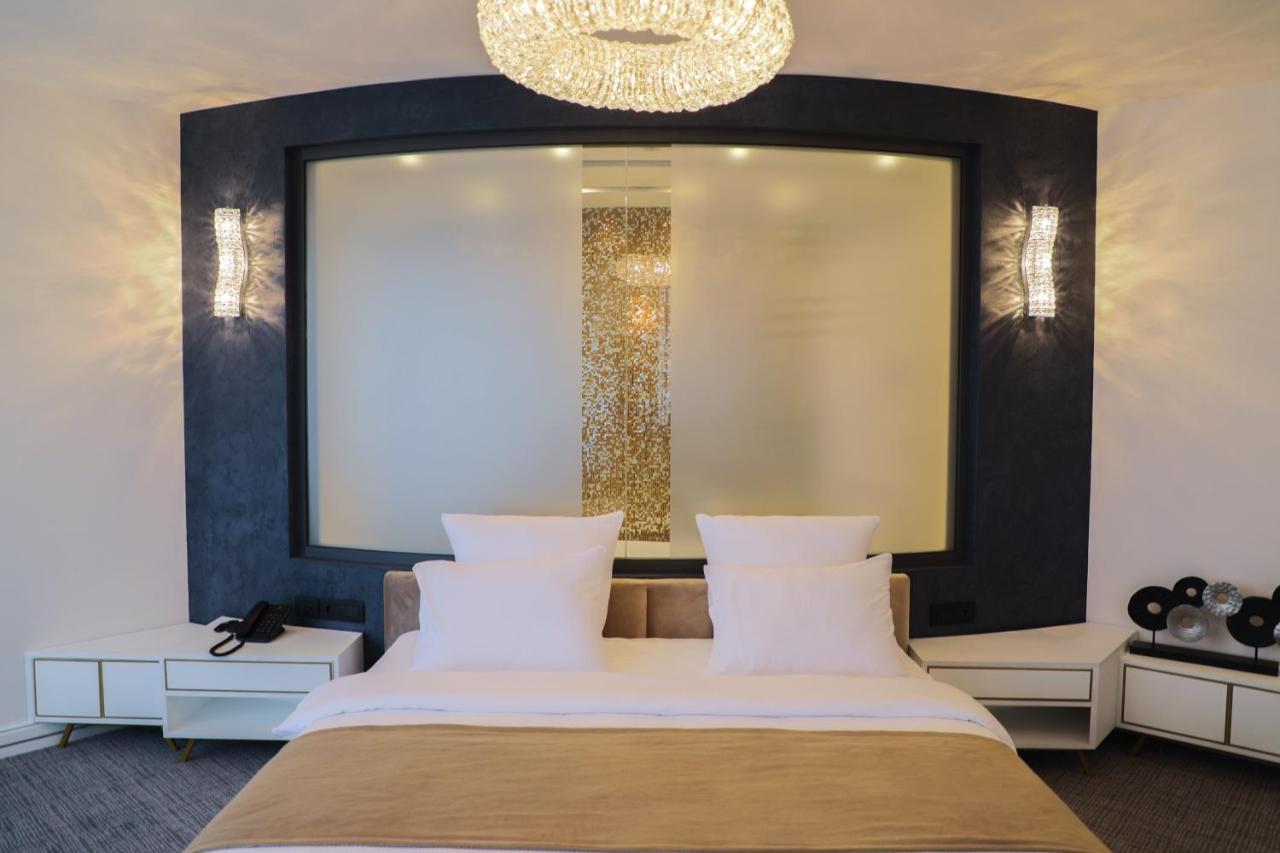 Aghababyan'S Hotel Ереван Екстериор снимка A bedroom at the hotel