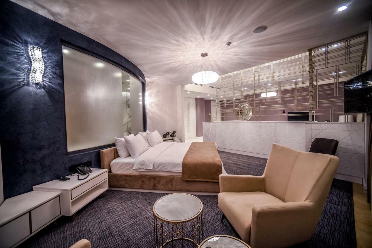 Aghababyan'S Hotel Ереван Екстериор снимка Suite